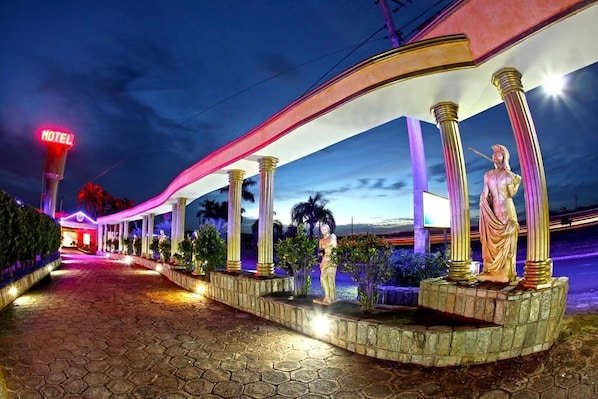 Motel de Luxo Le Baron - Destaque Empresarial 2023