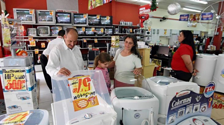 Fama Amazônica – O Brasil na Era da Crise Permanente