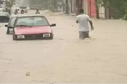 Bairros como União da Vitória e comunidades como Santa Marta, na Colônia Terra Nova, voltaram a sofrer com o que já virou rotina. Casas invadidas pela água. Famílias perdendo tudo.
